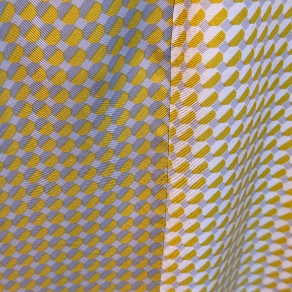 Woman's Silk Pattern Blouse, Yellow & Gray, Size 16R - Picture 4 of 10